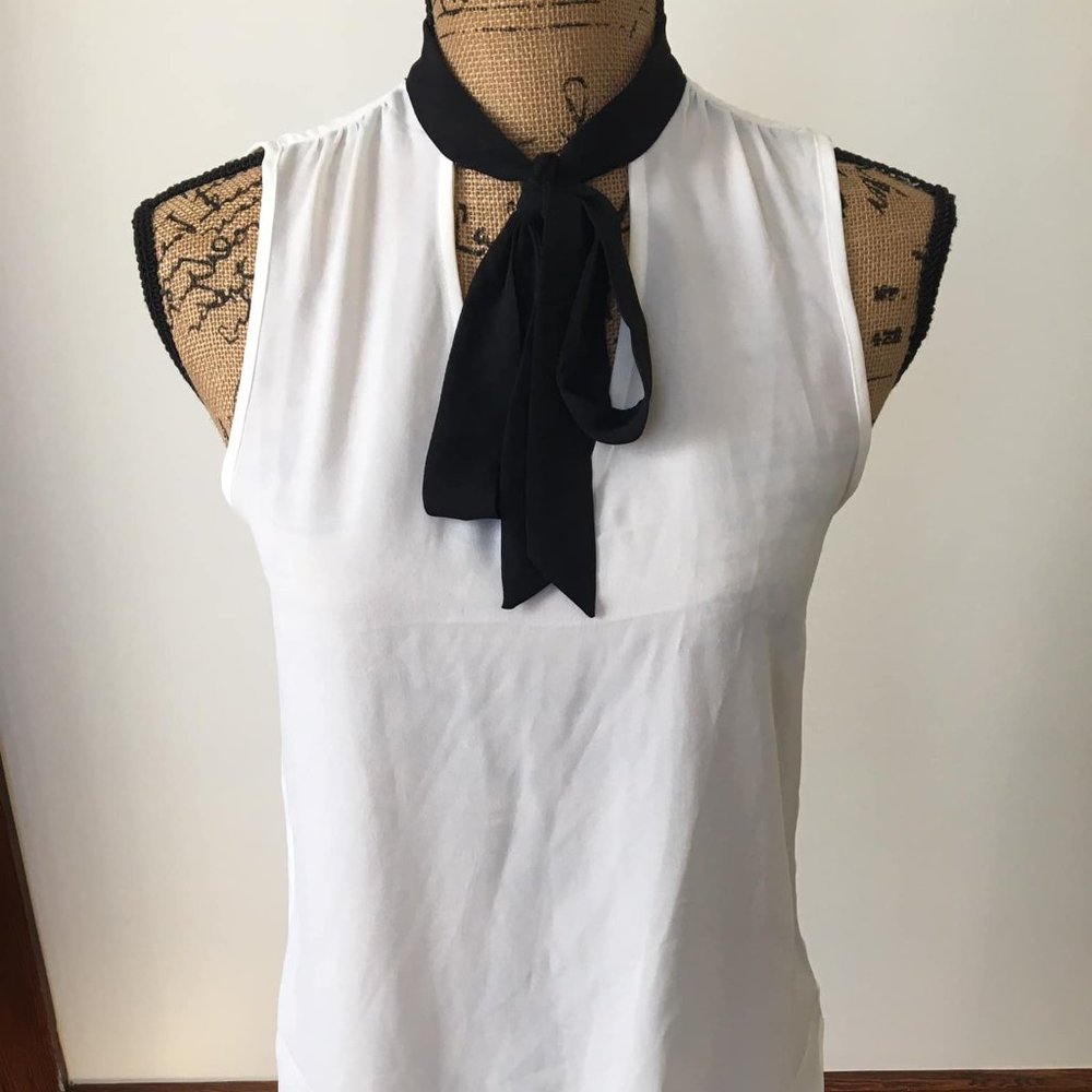 Forever 21 Sleeveless White Dressy Top w/ Black Tie